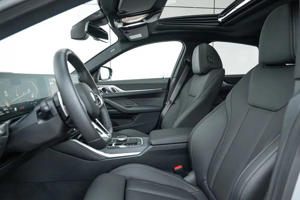 BMW 4-serie Coupé 420i High Executive M Sport Automaat uit 2026, foto 4