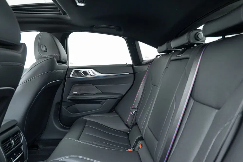 BMW 4-serie Coupé 420i High Executive M Sport Automaat uit 2026, foto 5
