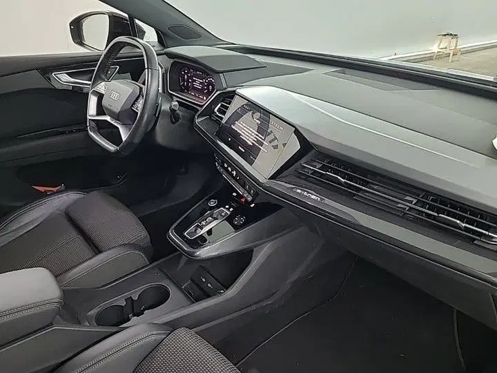 Audi Q4 e-tron 35 SOH 93% S-Line Competition PANO CAMERA uit 2021, foto 5