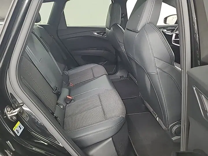 Audi Q4 e-tron 35 SOH 93% S-Line Competition PANO CAMERA uit 2021, foto 6