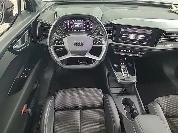 Audi Q4 e-tron 35 SOH 93% S-Line Competition PANO CAMERA uit 2021, foto 7