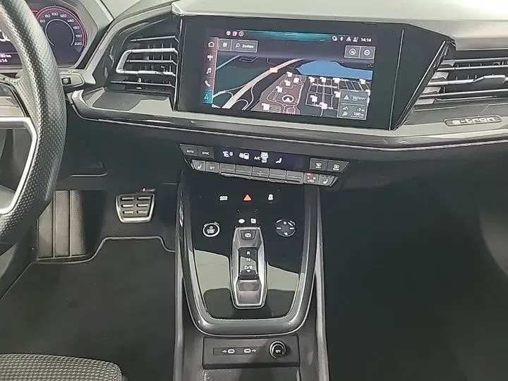 Audi Q4 e-tron 35 SOH 93% S-Line Competition PANO CAMERA uit 2021, foto 8