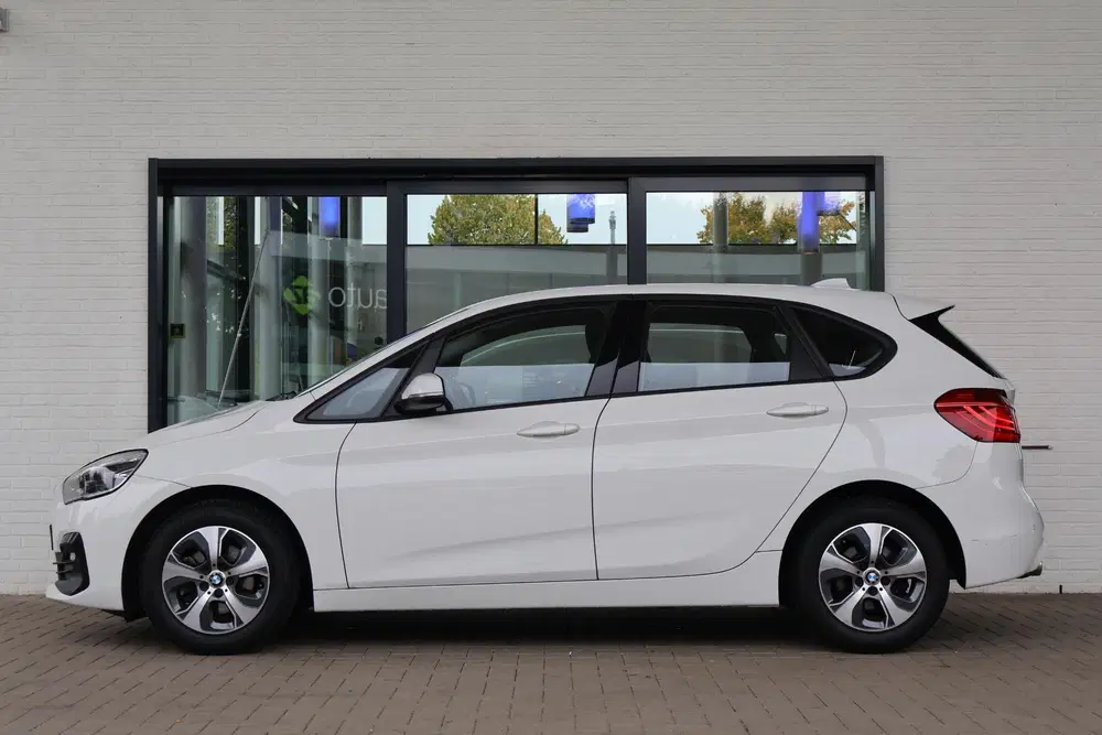 BMW 2-serie Active Tourer 218i uit 2021, foto 5