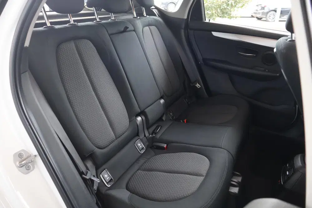 BMW 2-serie Active Tourer 218i uit 2021, foto 8