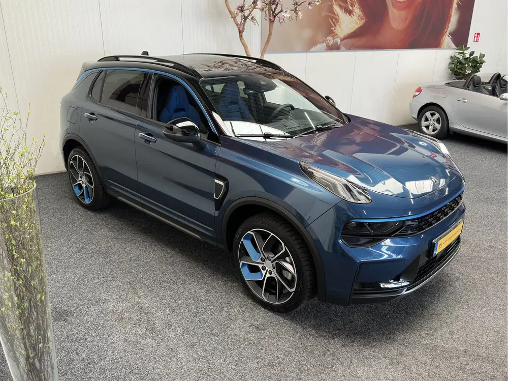 Lynk & Co 01 1.5 6.6kW MY 2023 ZWARTE HEMEL 360 CAMERA uit 2023, foto 10