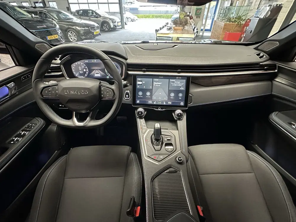 Lynk & Co 01 1.5 6.6kW MY 2023 ZWARTE HEMEL 360 CAMERA uit 2023, foto 13