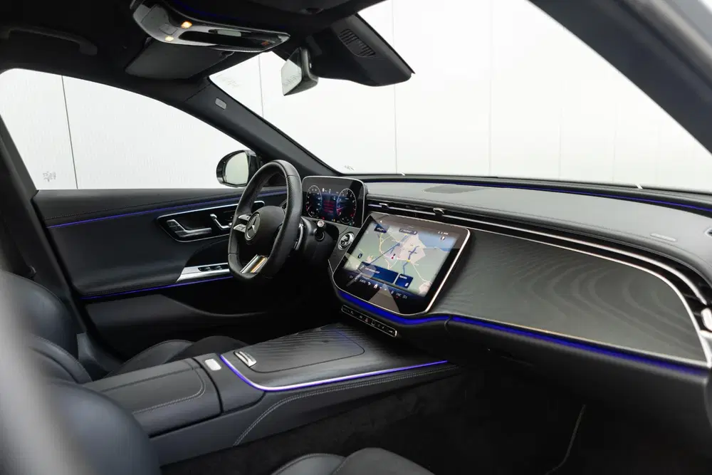 Mercedes-Benz E-Klasse 200 AMG Line uit 2025, foto 11