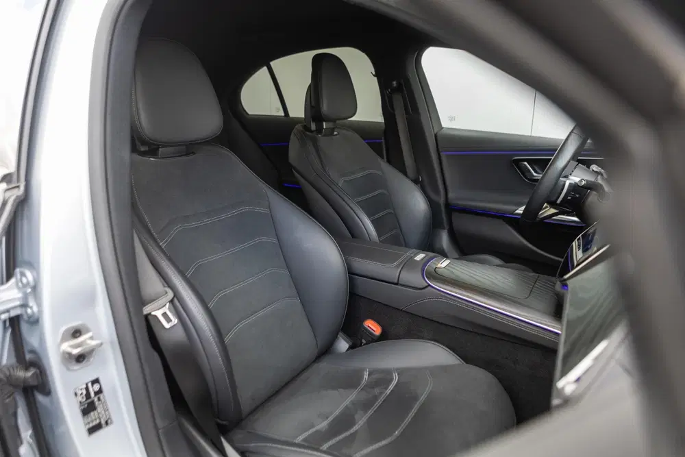 Mercedes-Benz E-Klasse 200 AMG Line uit 2025, foto 14