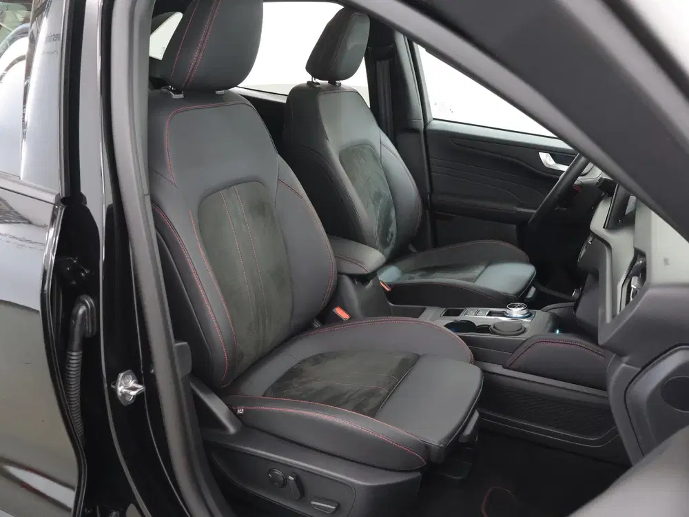 Ford Kuga 2.5 PHEV ST-Line X uit 2025, foto 10