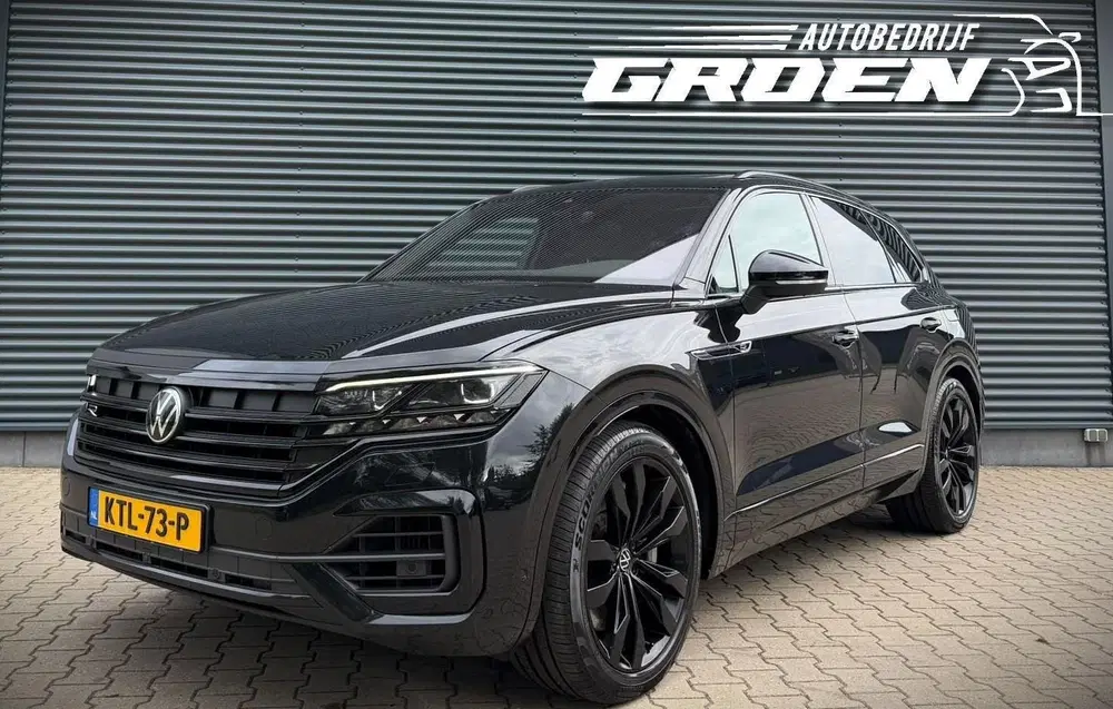 Volkswagen Touareg 3.0 TSi 4MOTION R-LINE PANO uit 2023