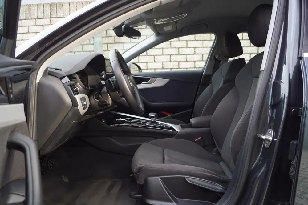Audi A4 35 TFSI Advanced Edition Autom Sportst Nav uit 2023, foto 4