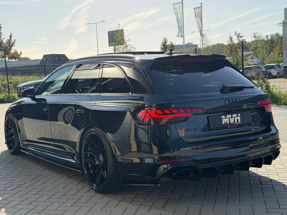 Audi A4 2.9 TFSI RS4 Quattro uit 2020, foto 11