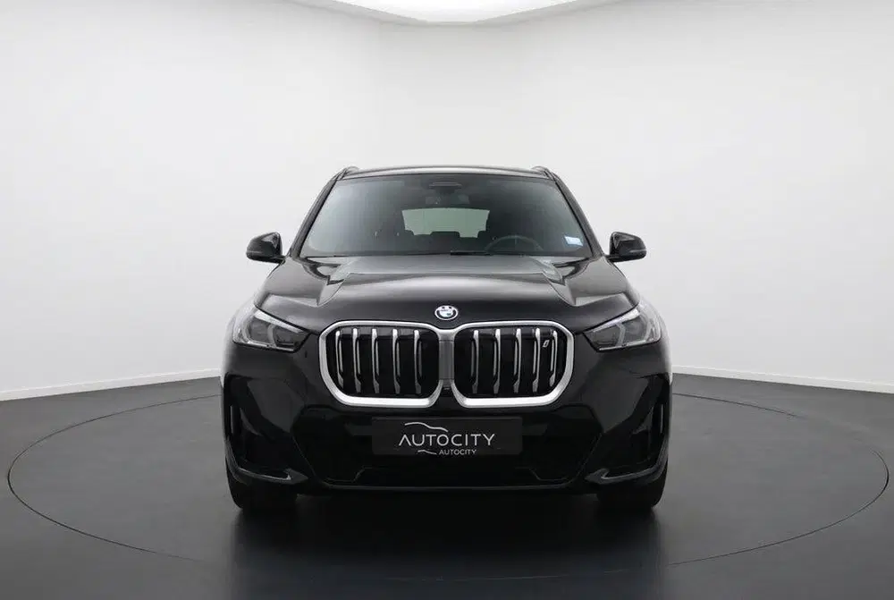 BMW iX1 xDrive30 M Sport Pano uit 2023, foto 7