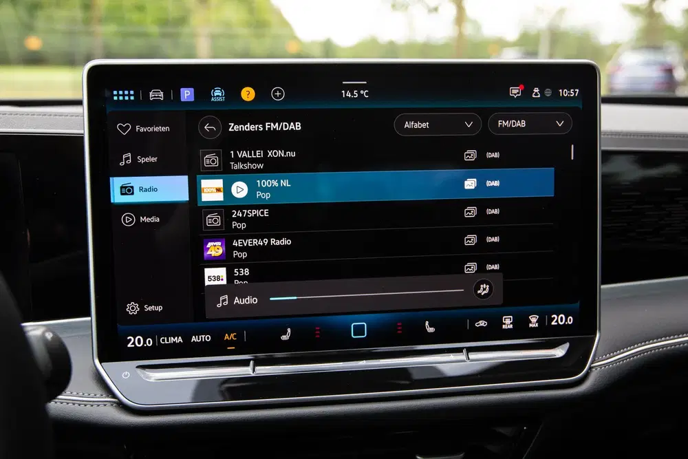 Volkswagen Passat 1.5 eTSI Elegance Business uit 2025, foto 15