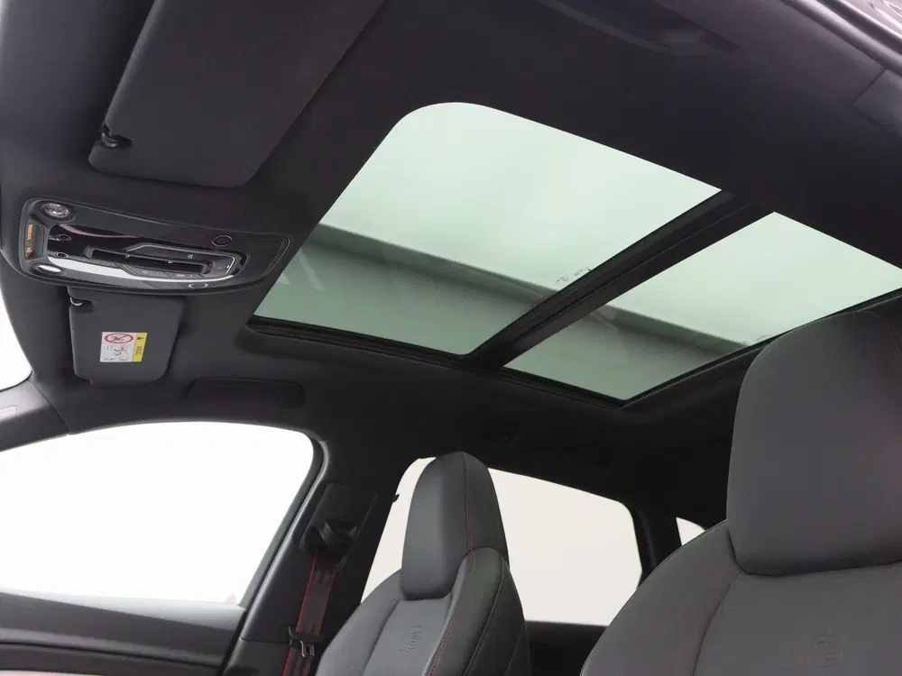 Audi Q8 e-tron 55 quattro S Edition 115 kWh 408 Pk uit 2023, foto 11