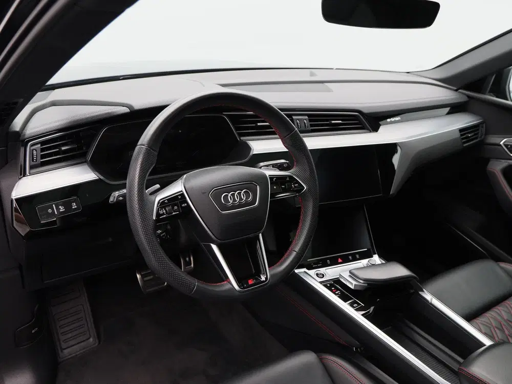 Audi Q8 e-tron 55 quattro S Edition 115 kWh 408 Pk uit 2023, foto 4