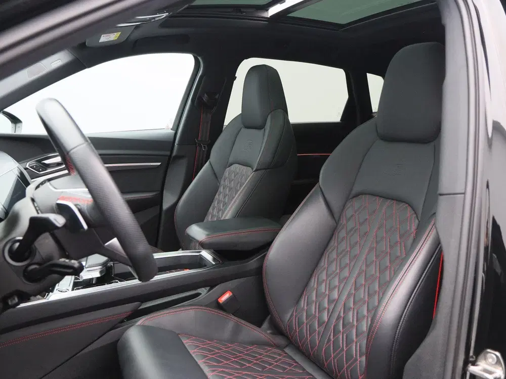 Audi Q8 e-tron 55 quattro S Edition 115 kWh 408 Pk uit 2023, foto 6