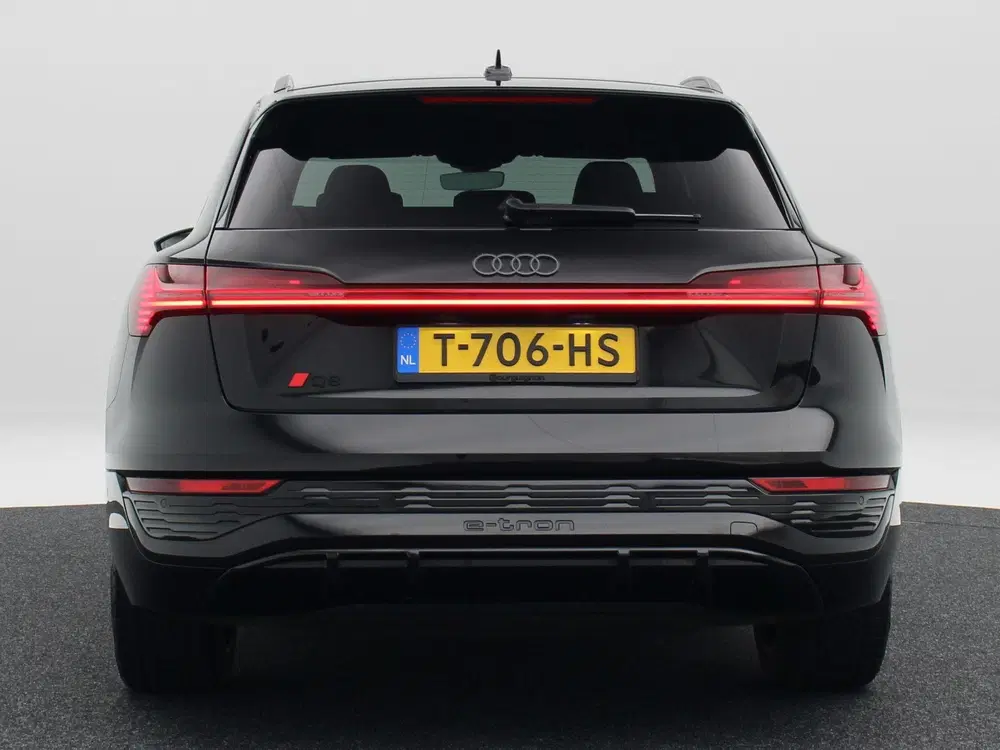 Audi Q8 e-tron 55 quattro S Edition 115 kWh 408 Pk uit 2023, foto 7