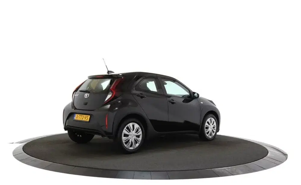 Toyota Aygo X 1.0 VVT-i MT Play uit 2024, foto 2
