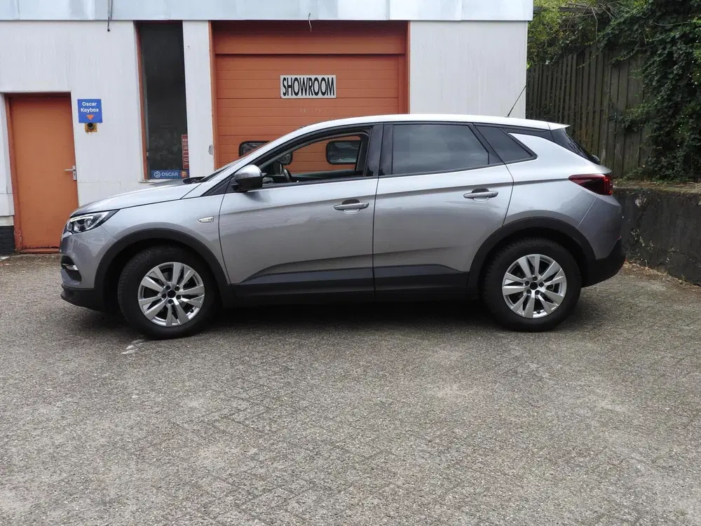Opel Grandland 1.2 Turbo Business Edition uit 2020, foto 2