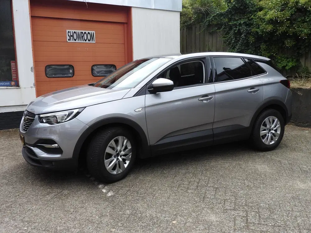 Opel Grandland 1.2 Turbo Business Edition uit 2020, foto 3