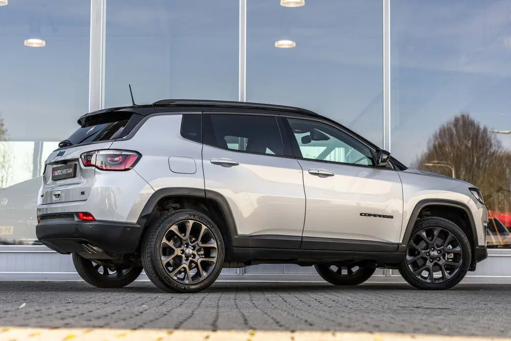 Jeep Compass 4xe 240 Plug-in Hybrid Electric S uit 2021, foto 2