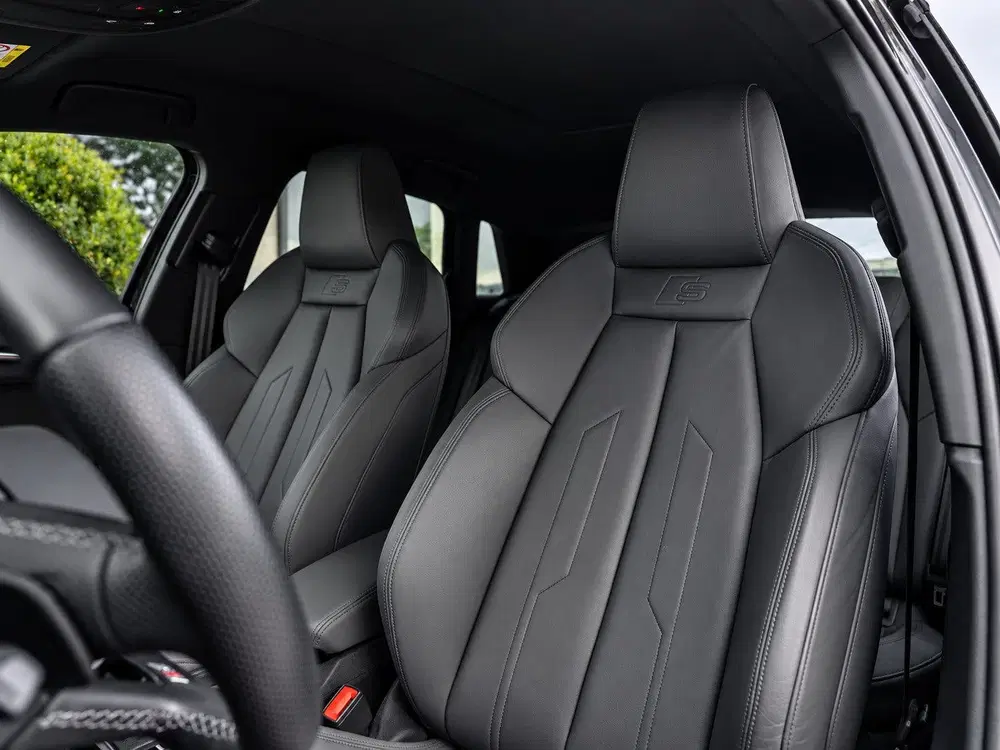 Audi A3 45 TFSI e S-Line Competition uit 2021, foto 12
