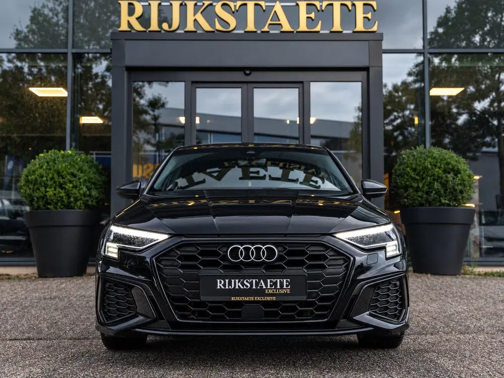 Audi A3 45 TFSI e S-Line Competition uit 2021, foto 3