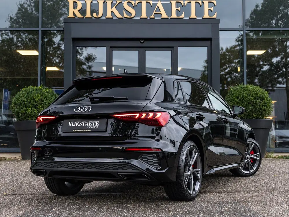 Audi A3 45 TFSI e S-Line Competition uit 2021, foto 7