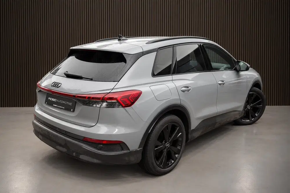 Audi Q4 e-tron 35 S edition 55 kWh S-Line uit 2022, foto 2