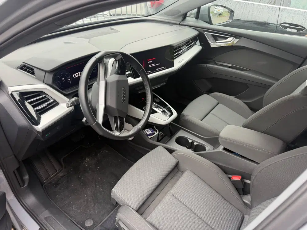Audi Q4 e-tron 35 S edition 55 kWh S-Line uit 2022, foto 3