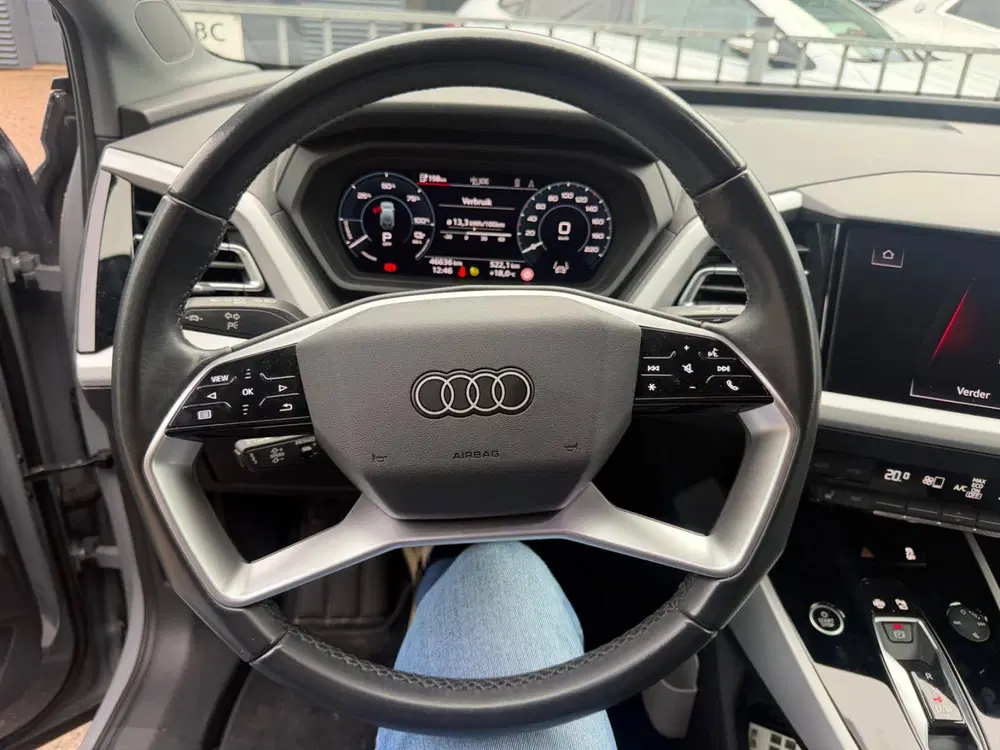 Audi Q4 e-tron 35 S edition 55 kWh S-Line uit 2022, foto 4