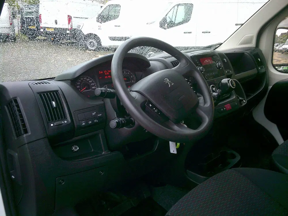Peugeot Boxer 335 2.2 BlueHDi 140 L3H2 Asphalt OPENLAADB uit 2020, foto 12