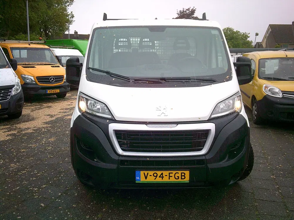 Peugeot Boxer 335 2.2 BlueHDi 140 L3H2 Asphalt OPENLAADB uit 2020, foto 2