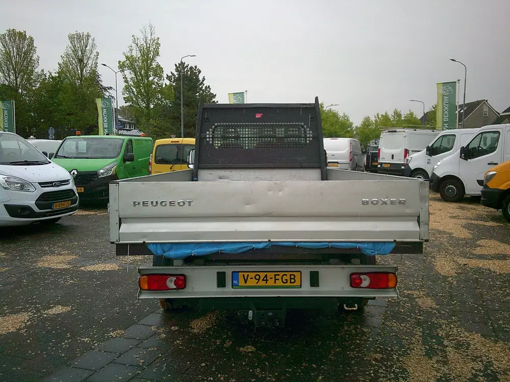 Peugeot Boxer 335 2.2 BlueHDi 140 L3H2 Asphalt OPENLAADB uit 2020, foto 6