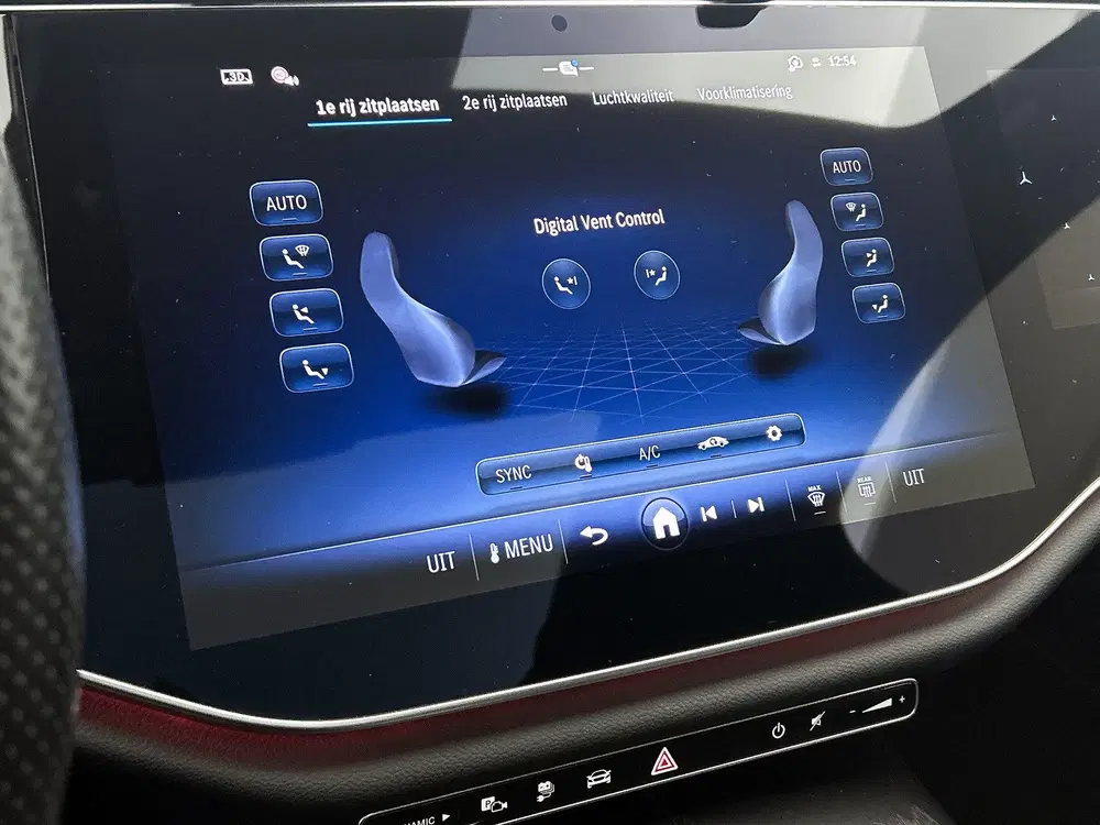 Mercedes-Benz E-Klasse 300 e AMG Line Trekhaak uit 2024, foto 11