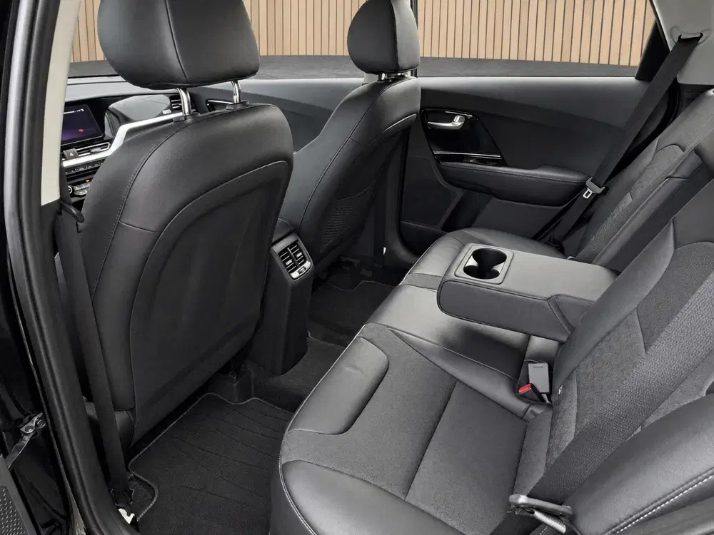 Kia Niro 1.6 GDi Hybrid DynamicLine Dealer onderhou uit 2022, foto 9