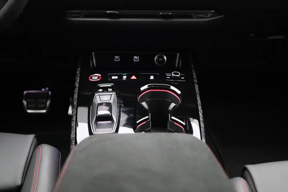 Audi RS5 e-hybrid quattro 639 PK uit 2026, foto 13