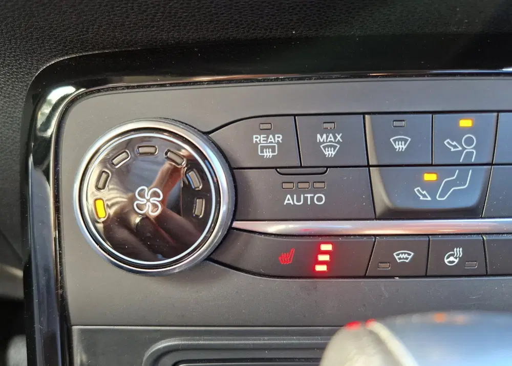 Ford EcoSport 1.0 EcoBoost Titanium AUTOMAAT uit 2020, foto 14