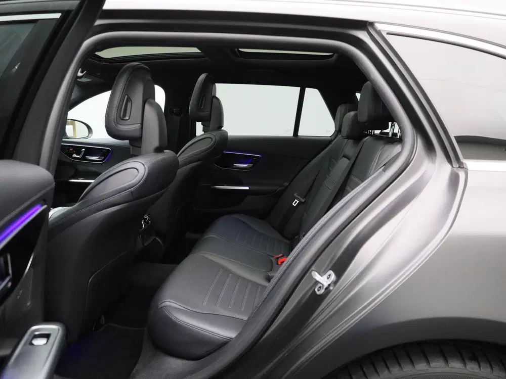 Mercedes-Benz C-Klasse 300 e AMG Line uit 2024, foto 10