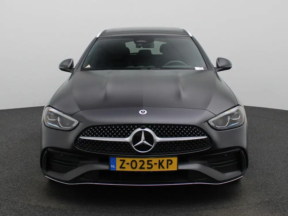 Mercedes-Benz C-Klasse 300 e AMG Line uit 2024, foto 3