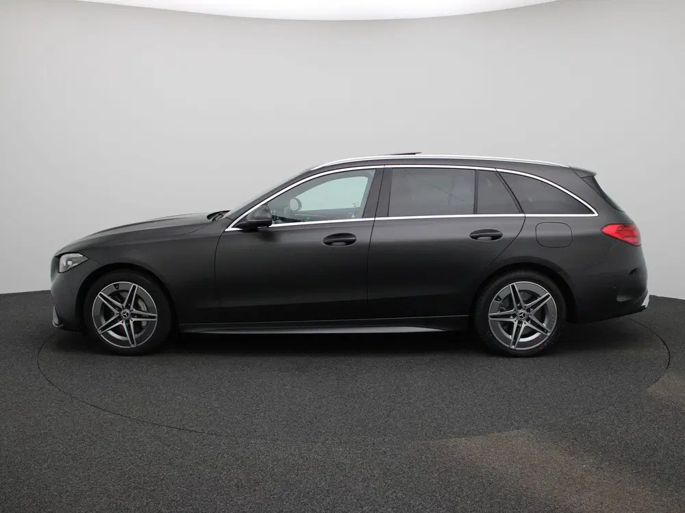 Mercedes-Benz C-Klasse 300 e AMG Line uit 2024, foto 4