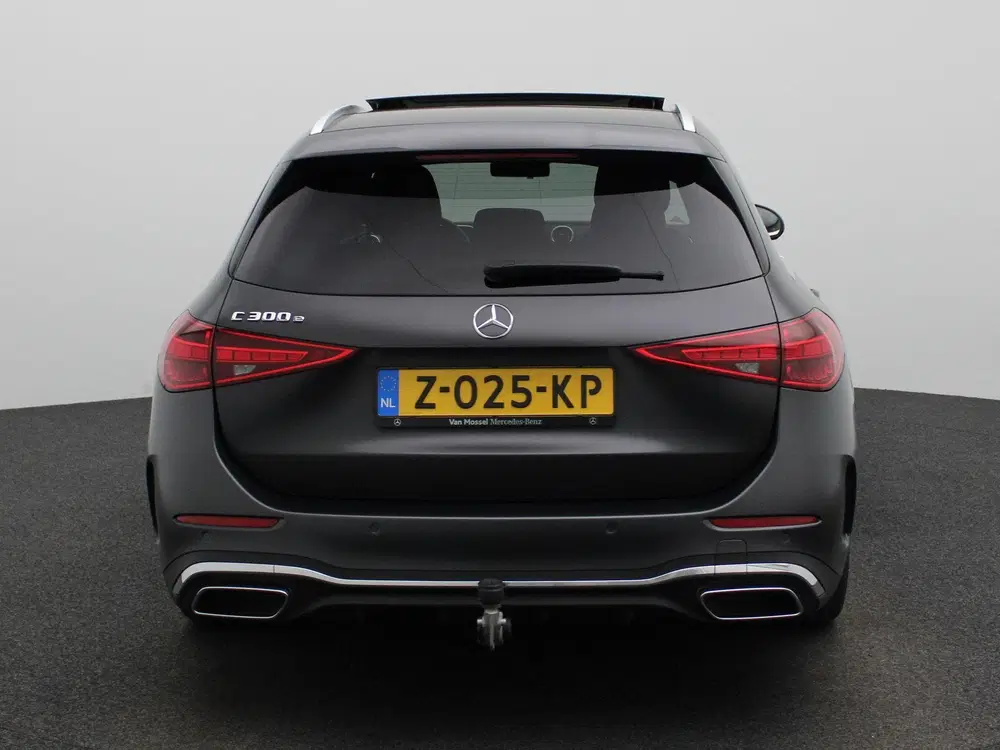 Mercedes-Benz C-Klasse 300 e AMG Line uit 2024, foto 5