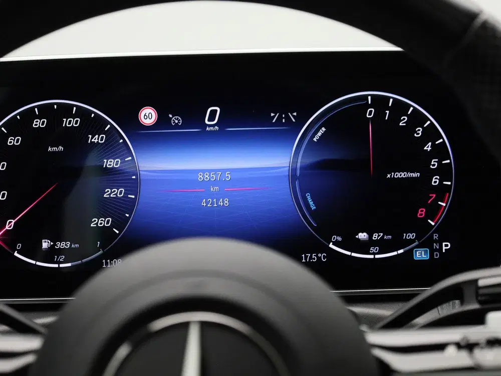 Mercedes-Benz C-Klasse 300 e AMG Line uit 2024, foto 8