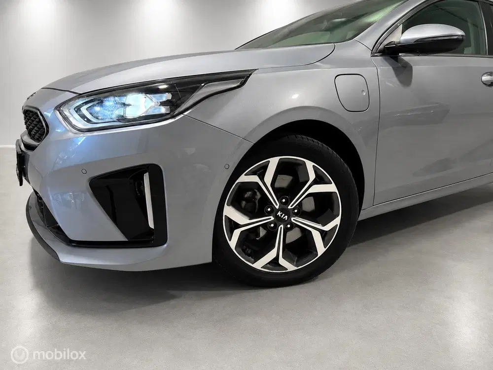 Kia Ceed 1.6 GDI PHEV ExecutiveLine uit 2021, foto 2
