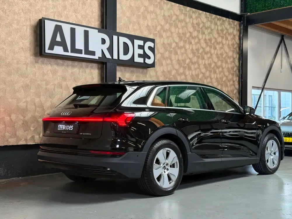 Audi e-tron 55 quattro edition 95 kWh uit 2020, foto 8