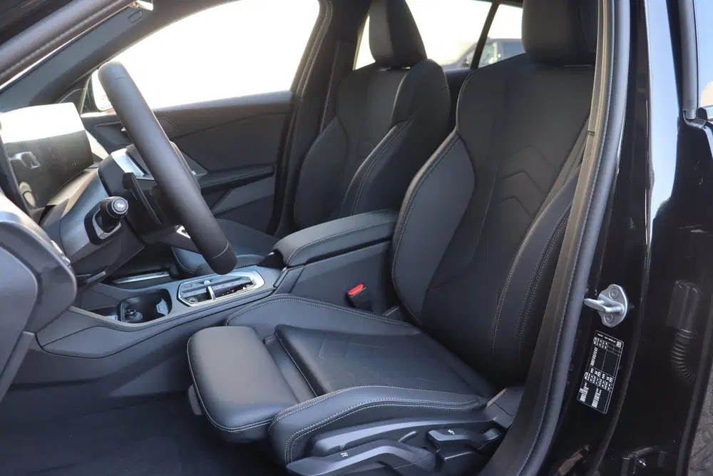 BMW 1-serie 120 M Sport Automaat uit 2026, foto 3