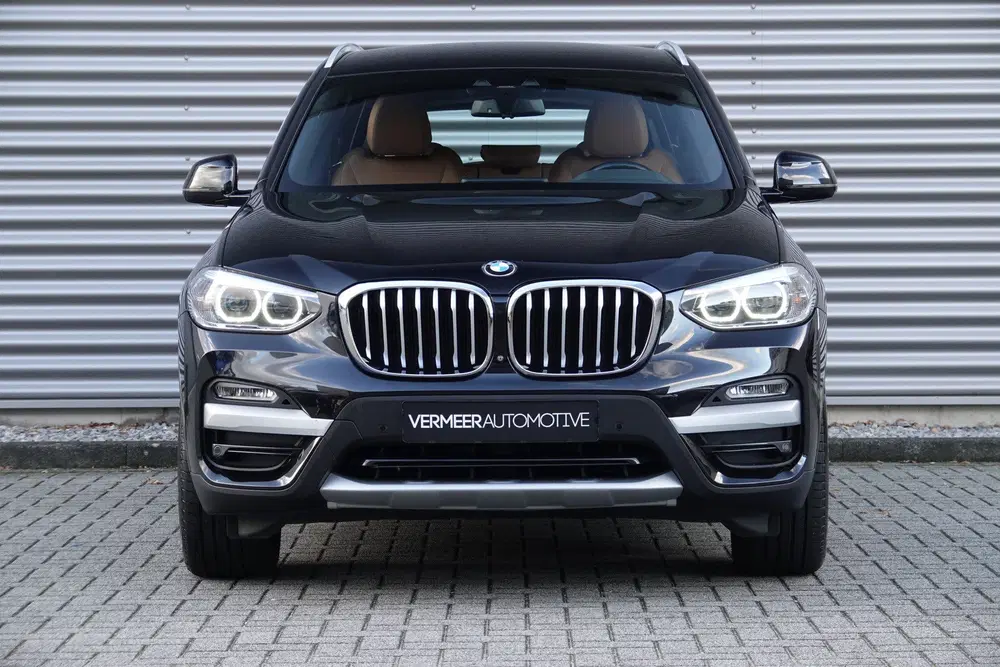 BMW X3 xDrive20i High Executive uit 2019, foto 2