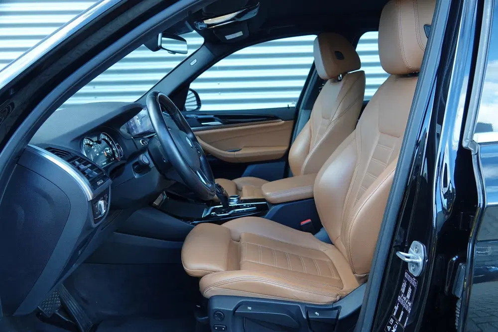 BMW X3 xDrive20i High Executive uit 2019, foto 8