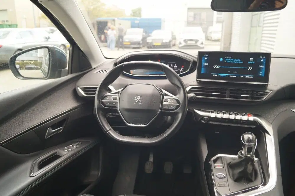 Peugeot 3008 1.2 PureTech 130pk Allure -NAVI-ECC-PDC-CA uit 2022, foto 10